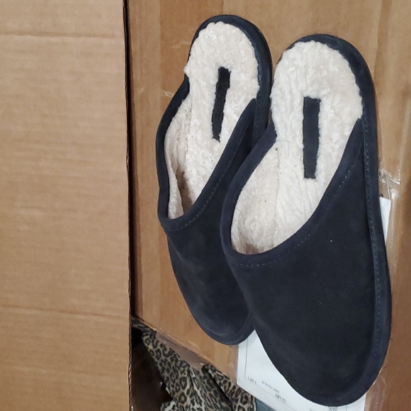 Nwob Vince slippers